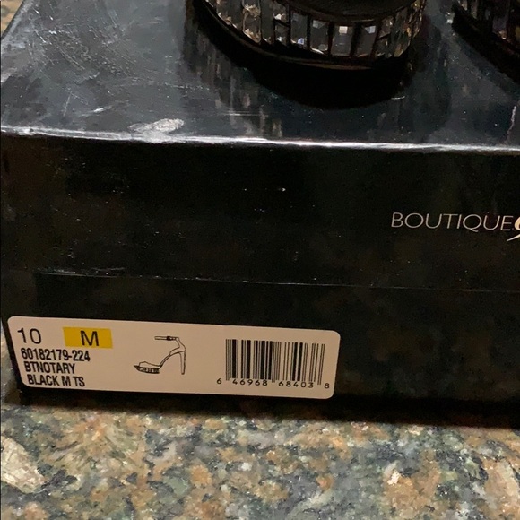 Beautiful Boutique 9 crystal sandals - Picture 8 of 10